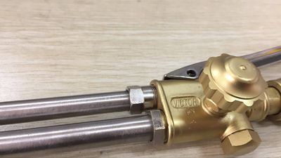 Ameriacn Type Heavy Duty Cutting Torch with Built-in Flashback Arrestors (2W1326), Cutting Torch, Gas Torch image 4