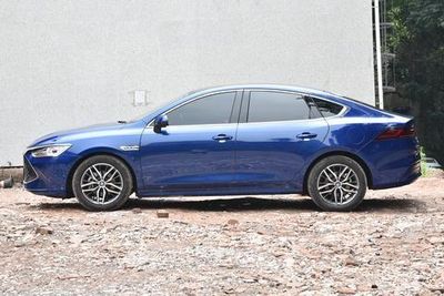 BYD Qin Plus Dm-I 2021 55km Xingzhen 1.5L 110PS Phev Naturally Aspirated 4 Door 5 Seats Plug in FF EV Car Battery Car New Energy Vehicles Eco Friendly, EV Car, Electric Car image 2