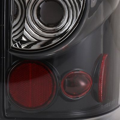 Auto Spare Part Car Halogen Rear Light Tail Lamp Automobile Tail Light Rear Light for Chevrolet Silverado 1999-2006 Car Accessorie Body Kit Back Position, Auto Parts, Car Light image 4