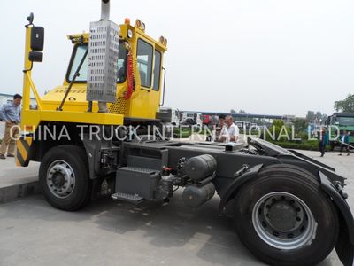 Sinotruk Hova 4X2 LNG Port Tractor Truck Unloading Trailer Terminal Tractor, Tractor Truck, Terminal Tractor image 4