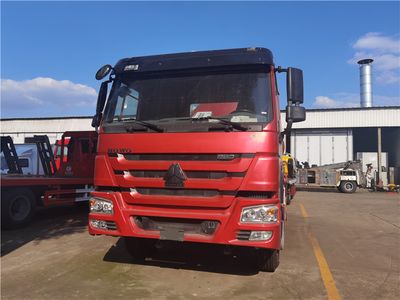 Sinotruk HOWO 4X2 Type 6 Wheel Tires 10m3 12m3 Sewage Suction Truck, Sewage Suction Truck, How Sewage Suction Truck image 4