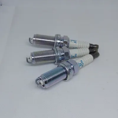 22401-5m015 Plfr5a-11 Auto Spark Plug for Nissan Sentra Altima Murano Quest, Spark Plug, Platinum Spark Plug