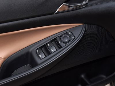 Electric Vehicle Micro SUV Bui*K Gl6 2021 Model 323t, Electric Car, New Energy Vehicles image 6