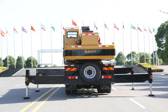 Direct Factory Offer 110 Tons Truck Crane 110t Crane Stc1100 with Direct Factory Offer in Philippines image 6