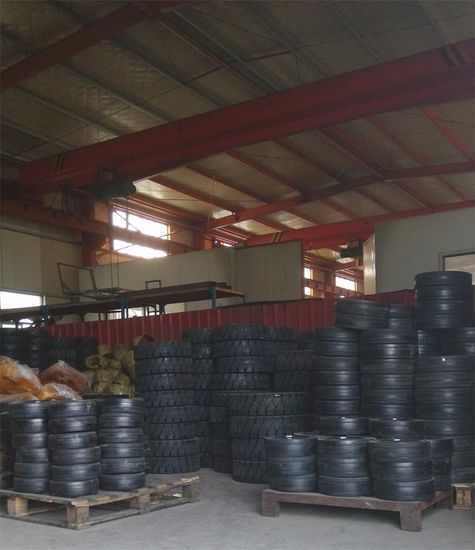 Anygo Brand 160-50, 6X2 Xz05 Solid Tyres, Pneumatic Solid Tyre, Solid Resilient Wheels for Forklift and Material Handling Equipment image 5