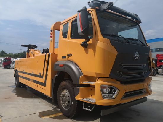 HOWO 4X2 Heavy Duty Road Rescue One to One Wrecker Tow Truck 13 Ton Car Transporter on Sale image 4
