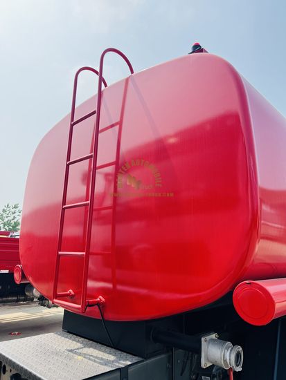Heavy Duty HOWO 4X2 Rhd 15ton 20cbm Water Tanker Truck with Top Cannon image 5