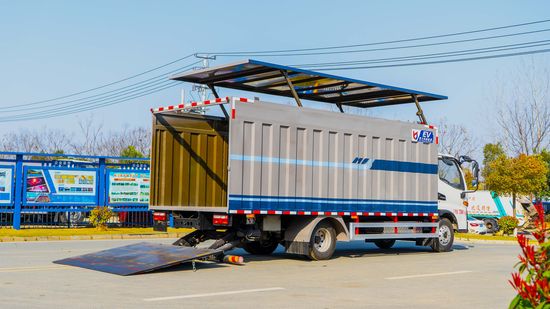 Supply Small Garbage Electric Truck Tricycle Cargo with 4*2 Drive Wheel image 6