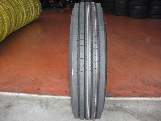China All Steel Radial TBR Tubeless Light Truck Tyre with Best Price 11r22.5, 12r22.5, 295/80r22.5, 315/80r22.5, 12.00r24, 10.00r20 image 2