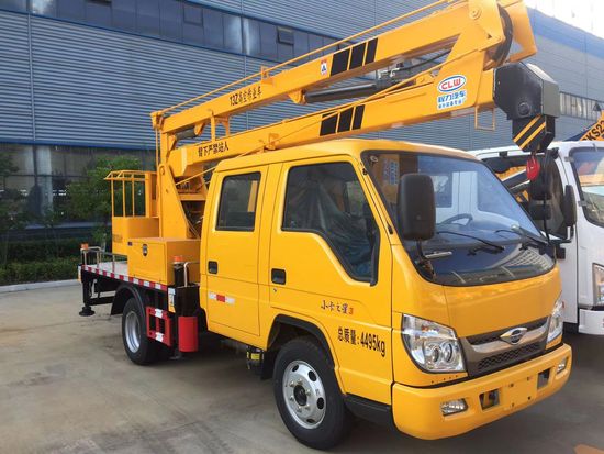 China Factory Directly Sale Forland 13meters 3-Section Folding Arm Aerial Platform High Atitude Operation Truck image 2