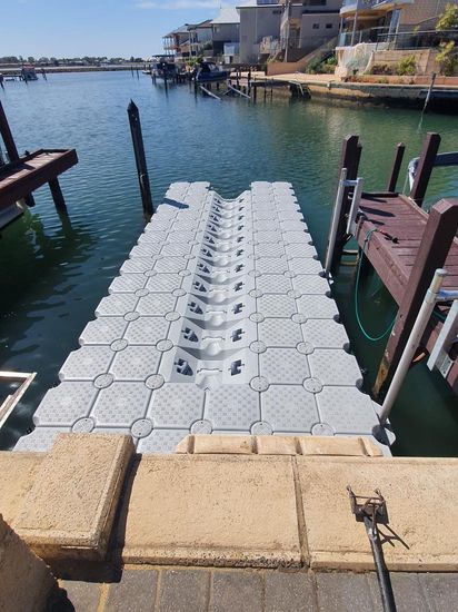 Pontoon Cube Drive on Dock for Sea Water with Electric Winch image 3