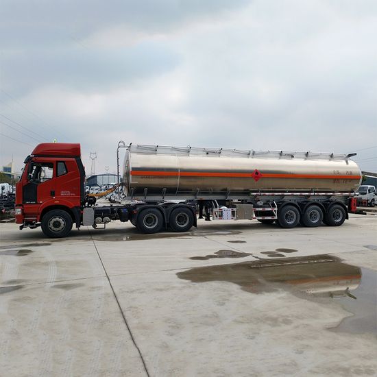 Best Condition 40000L Oil Transportation Semi-Trailer Fuel Tank Trailer image 4
