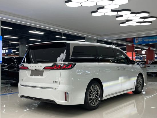2024 Lantu Voyah Dreamer Dream Plus Hybrid EV Version 7-Seat MPV New Chinese Cheap Chinese Used 2023 Hybrid Cars Vehicle image 6