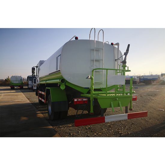 Dongfeng 4X2 5-Ton Water Tank Truck for Efficient Sprinkling Tank Transport Vehicle image 6