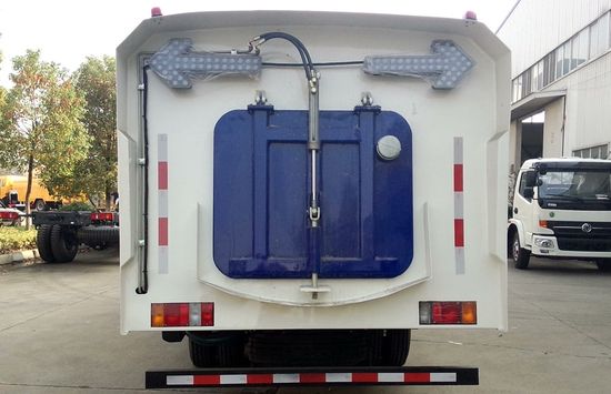 Isuzu 4*2 Road Washing and Sweeper Truck Mobile Cleaning Tanker Vehicle with 4cbm Water and 5cbm Dust vacuum Sweeper image 6