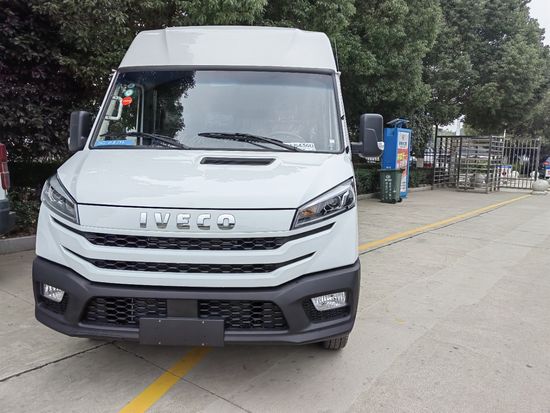 Ievc Mini 1.5t 2t 3t Cooling Freezer Refrigerated Box Truck for Sale image 3