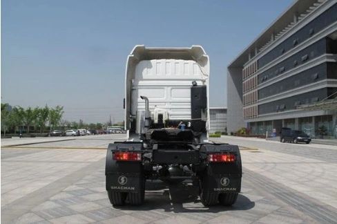 Heavy Truck Shacman 4X2 with 420HP for Container Trailer Used Heavy Duty Trucks image 6