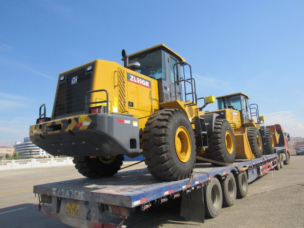 HOWO Tractor Head 4X2 4 Wheels Drive Tractor Truck 290HP Trucks and Prime Movers