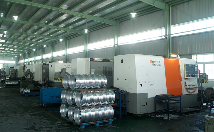 Seven Spokes Tree Machined Line Alloy Wheel (UFO-1412)