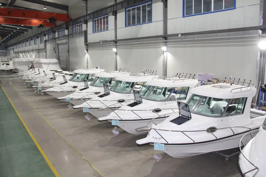 17FT/5.2m Length Fishing Speed Sport Luxury Comfort Motor Boat/Yacht with 5 People