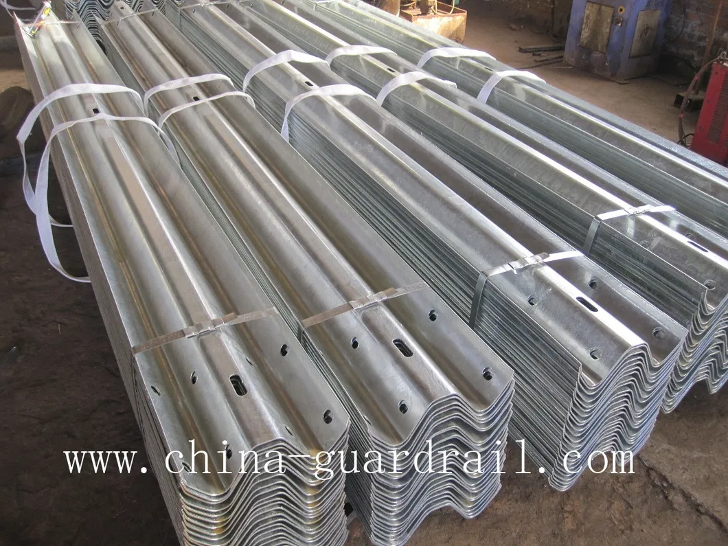 Galvanized Barriere Sicurezza W-Beam Thrie Beam Highway Guardrail
