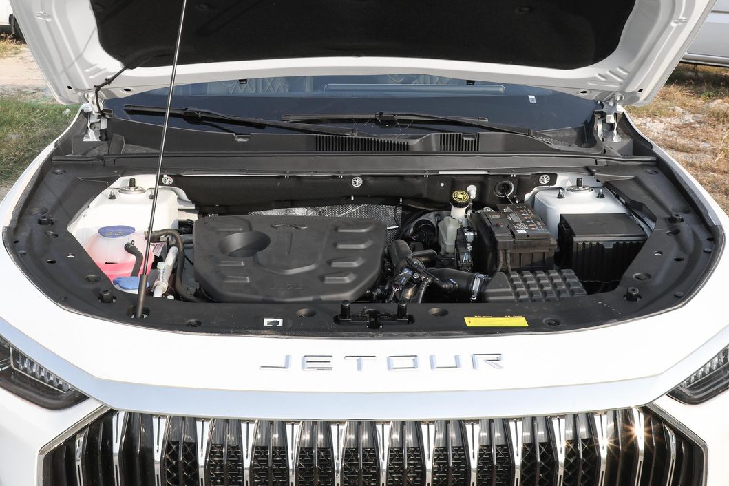 Low Price SUV Jetour X95 X90 X70 Plus Gasoline Fuel Car for Sale