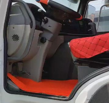 Factory Price 6X4 Used HOWO Diesel Tractor Truck 10 Tires Long-Distance Transport Tractor Truck with Good Price