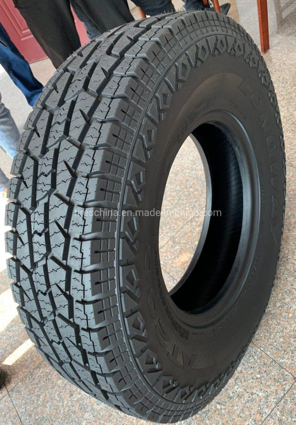 Longway/Comfast/Treadura Brand All Terrain Tyres At200 Tubeless Tl 31*10.5r15lt 6pr Lt215/75r15 6pr Lt235/75r15 10pr at Tyres for Light Truck/SUV/LTR/4X4/Van