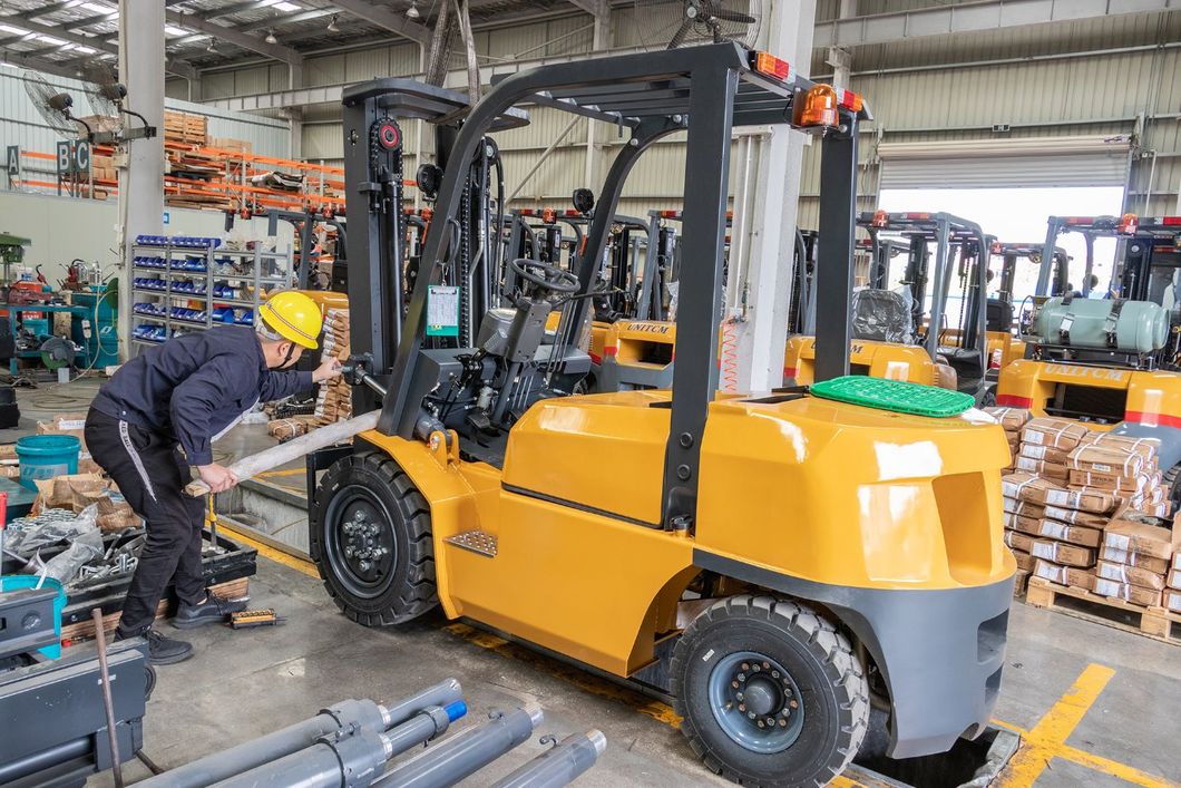 Nissan Parts Engine Unitcm Design Solid Tires 2tons Mini Gasoline Forklift