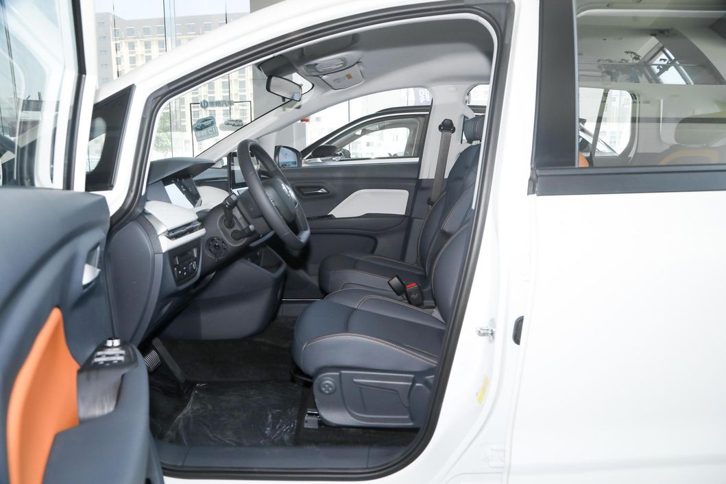 2023 New Bestune Nat Compact Electric MPV Made in China Adult Electric Car