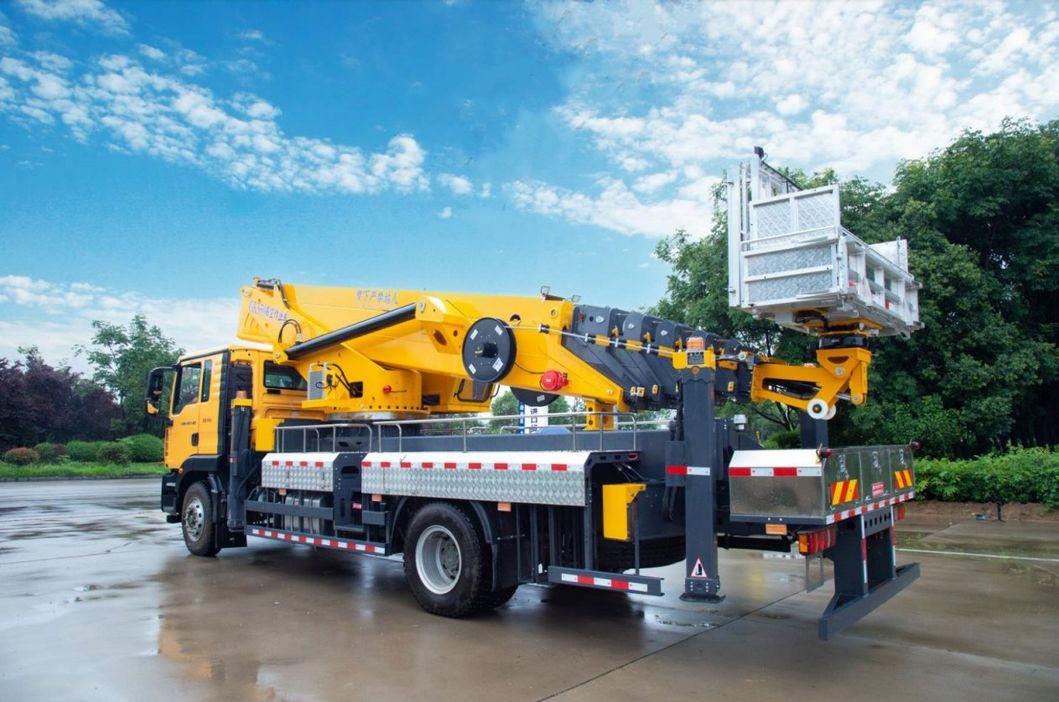Isuz Skylift Truck Hydraulic Boom Lift Hydraulic Control 45 Meters 50 Metet High-Altitude Operation Truck