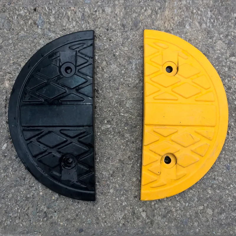 Wholesale Traffic Safety Road Ramp Rubber Speed Bumps for Vehicle Decelerate