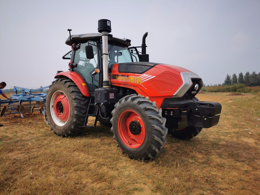 Factory Cheapest Price 130HP 4WD Four Wheel Compact Mini Garden Lawn Agricultural Farm Tractor