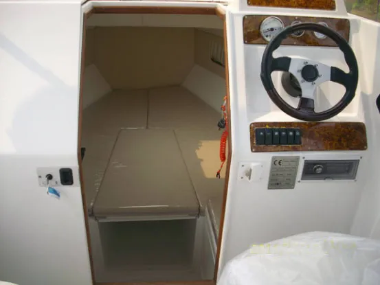 615cm Fast Offshore Fiberglass Fishing Yacht with Cabin