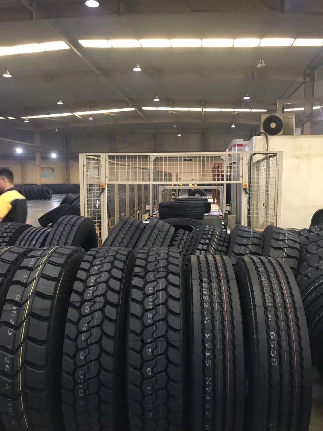 Greforce Brand 11.00r20 Good Quality Truck Tire with High Overloading (M3 M5 GR881)