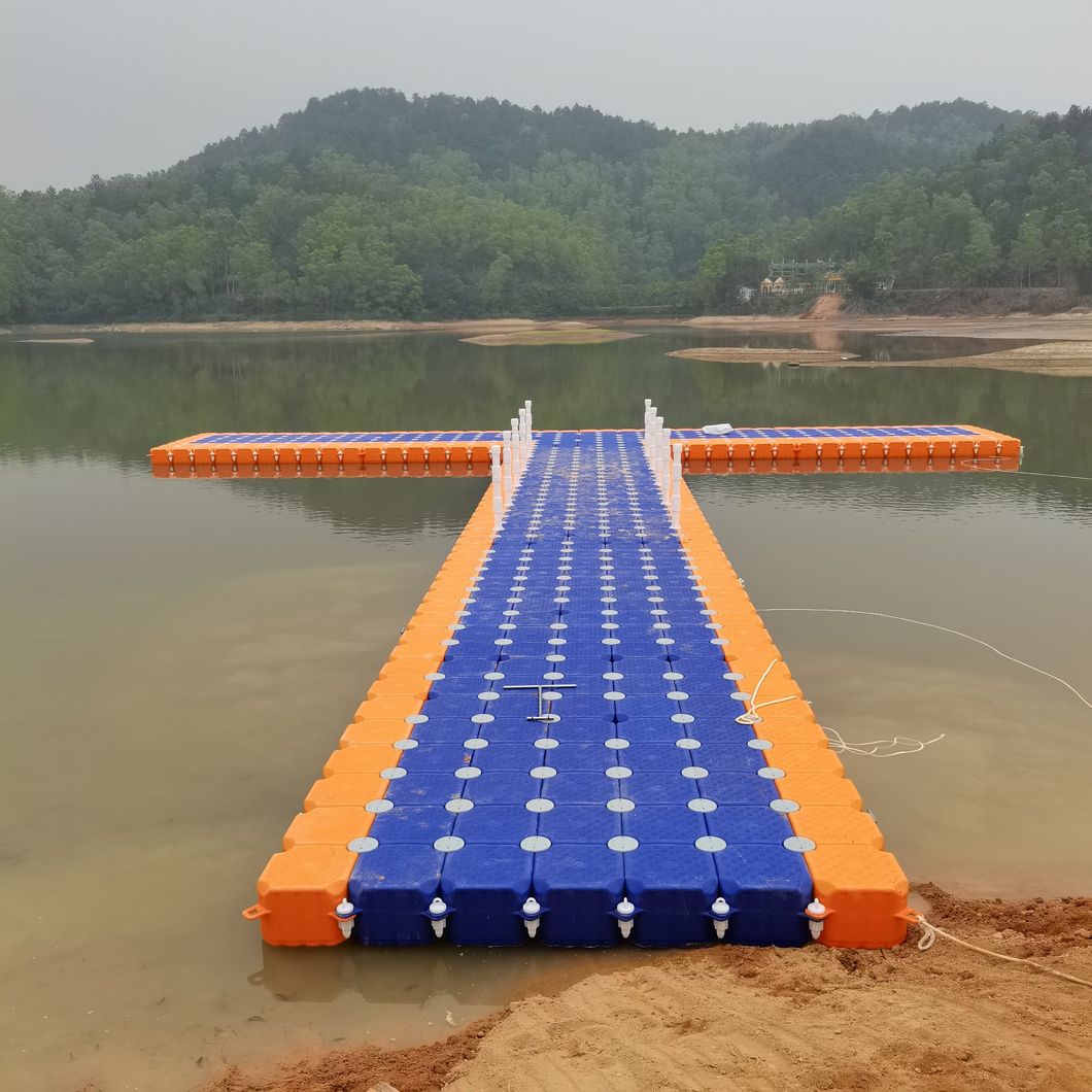 Boat Lifts Floating Dock for Variety of Watercraft