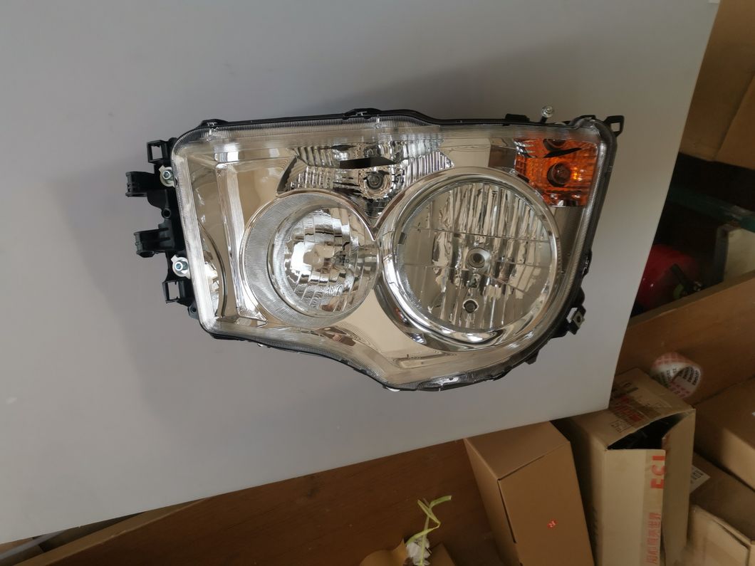 Arocs Truck Spare Parts High Quality Headlight for Bemz Hc-T-1907