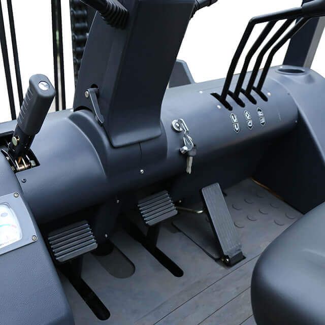 Heavy Duty Forklift 6.0 Ton Diesel Fork Lift Montacargas Chaochai Engie Triplex Mast with Side Shifter