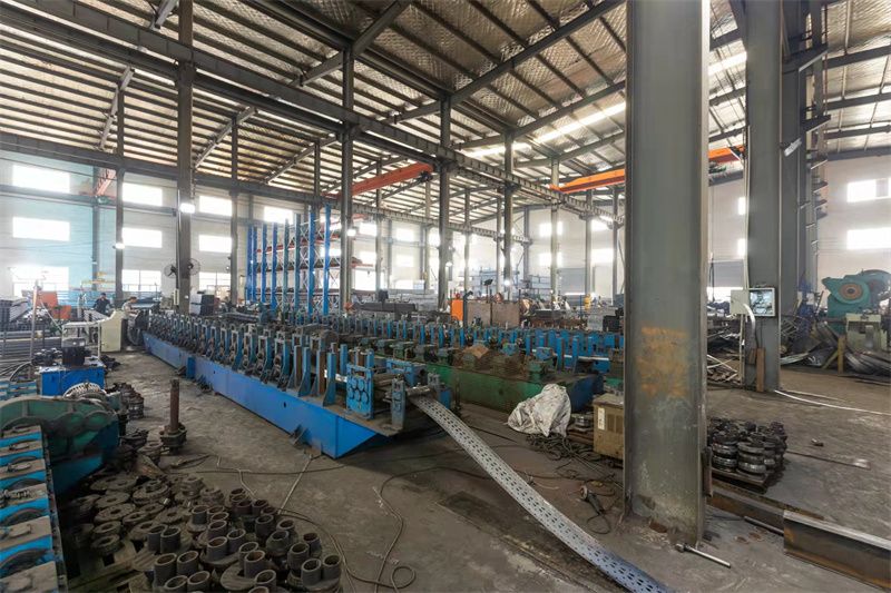 Factory Direct Sale Multi-Purpose Slotted Angle Iron Rack