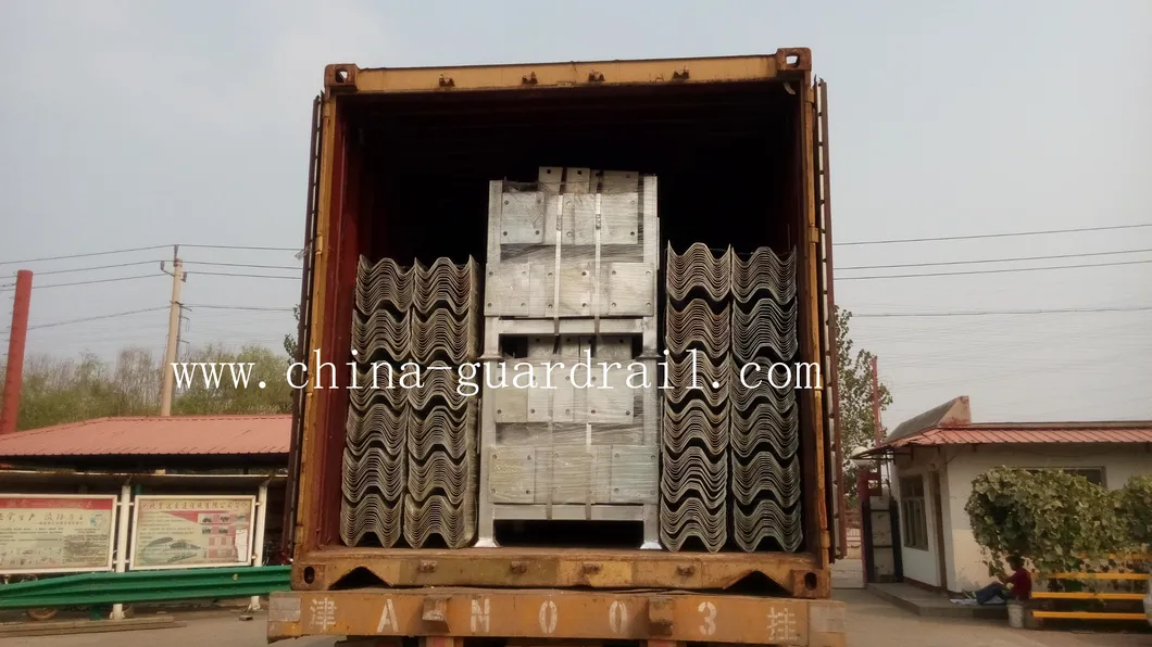 China Factory Celicne Ograde Steel Highway Guardrail with Fittings