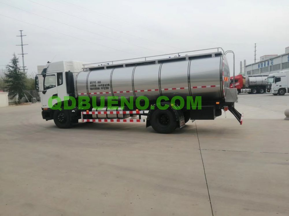 15 Tons 15000L Sinotruk HOWO 6*2 6*4 4*2 Stainless Steel Fresh Milk Tank Truck