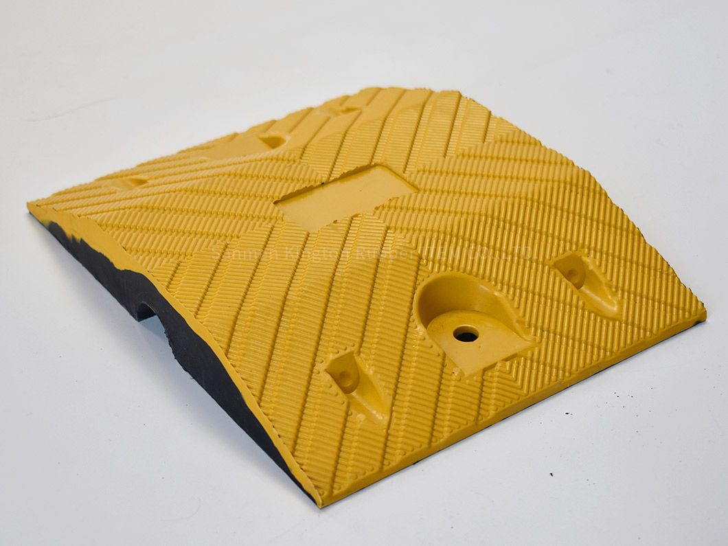 Rubber Speed Bump Highwary and Parking Lot Rubber Speed Bumps and Speed Bumps