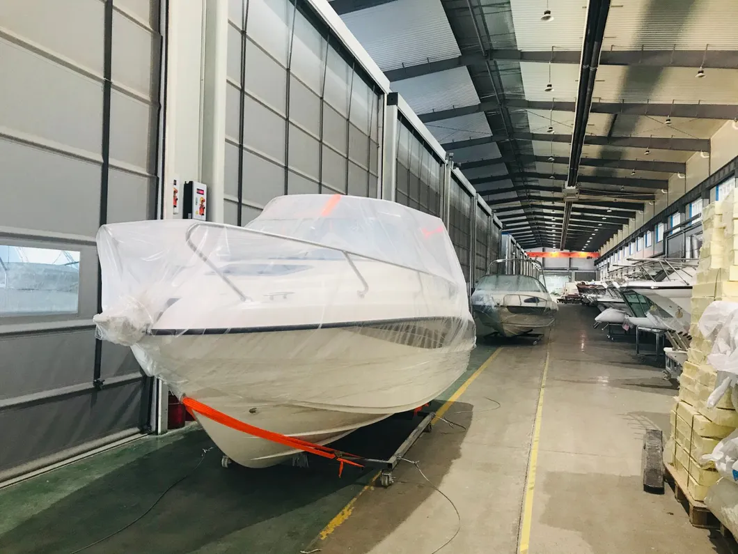 China 20 FT/6m Length 600cc Center Console Fishing Speed Sport Motor Boat/Yacht with 6 Person