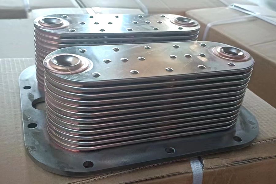 OEM 8547561 8514437 8547552 B8547237 Double Stack 24-Plate Oil Cooler Used for Detroit Diesel 852 Series Engines
