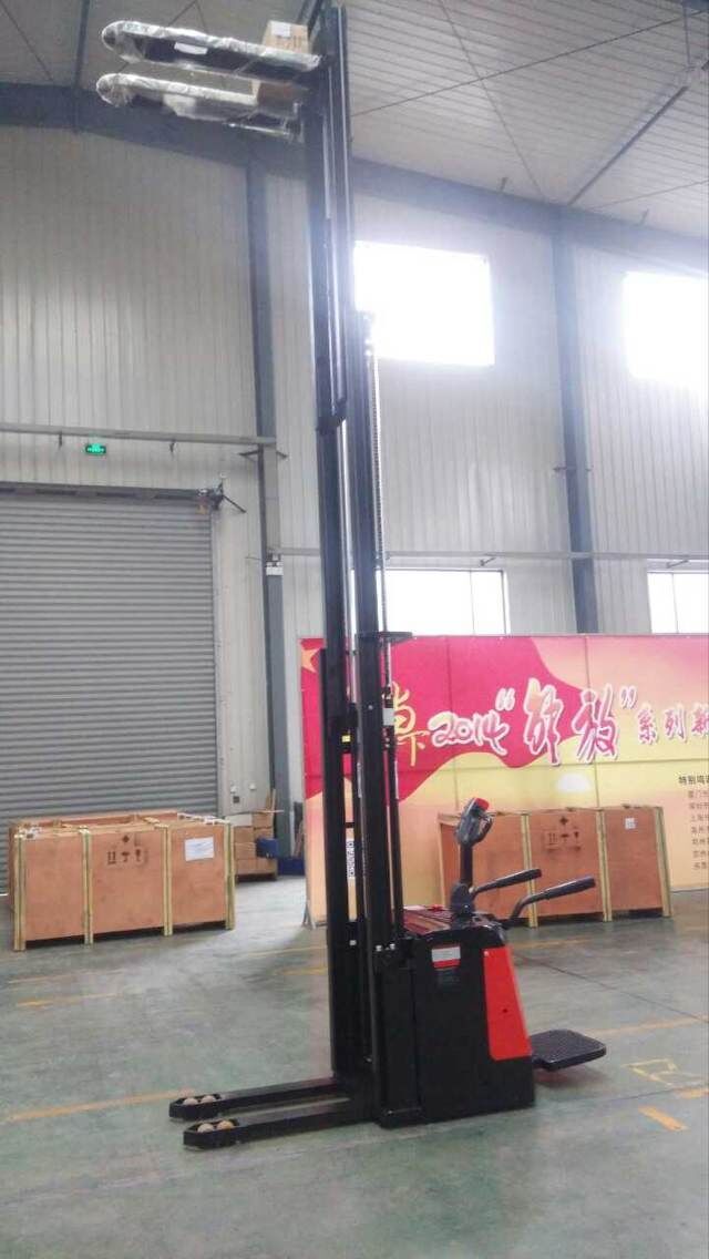 1600kg Electric Stacker with Charger (ES16-16RA)