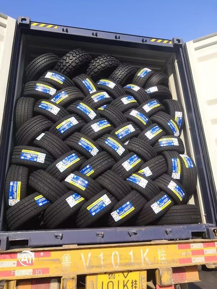 Kapsen/Durun/Habilead 235/60r16 235/70r16 245/70r16 265/70r16 Aw33 High Performance Non-Studded Studless Runflat Ice Snow Winter Tyres for Passenger Car SUV