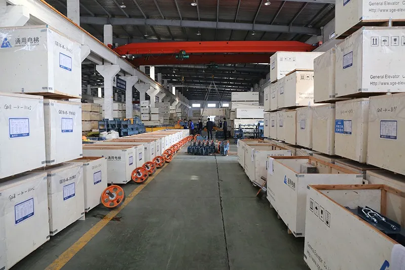 Large Capacity Low Noise Car Elevator with Ge
