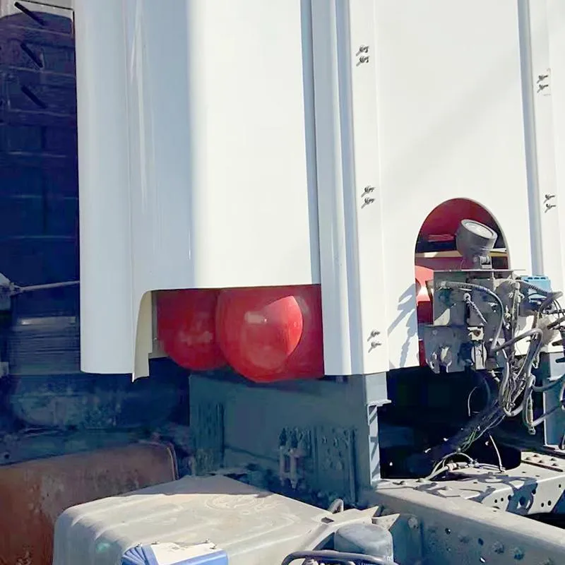 Chinese 2017 Year Used T7 Tractor Truck HOWO CNG with Air Suspension