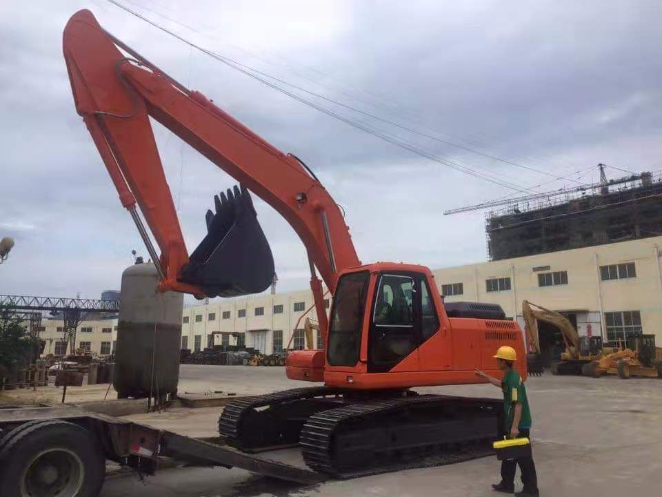 50 Ton 2.4m3 Capacity Heavy Duty Crawler Excavator with CE Price Sale