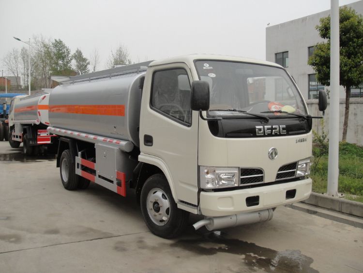 Dongfeng Small 3000litres to 5000liters Fuel Tank Truck with Factory Price